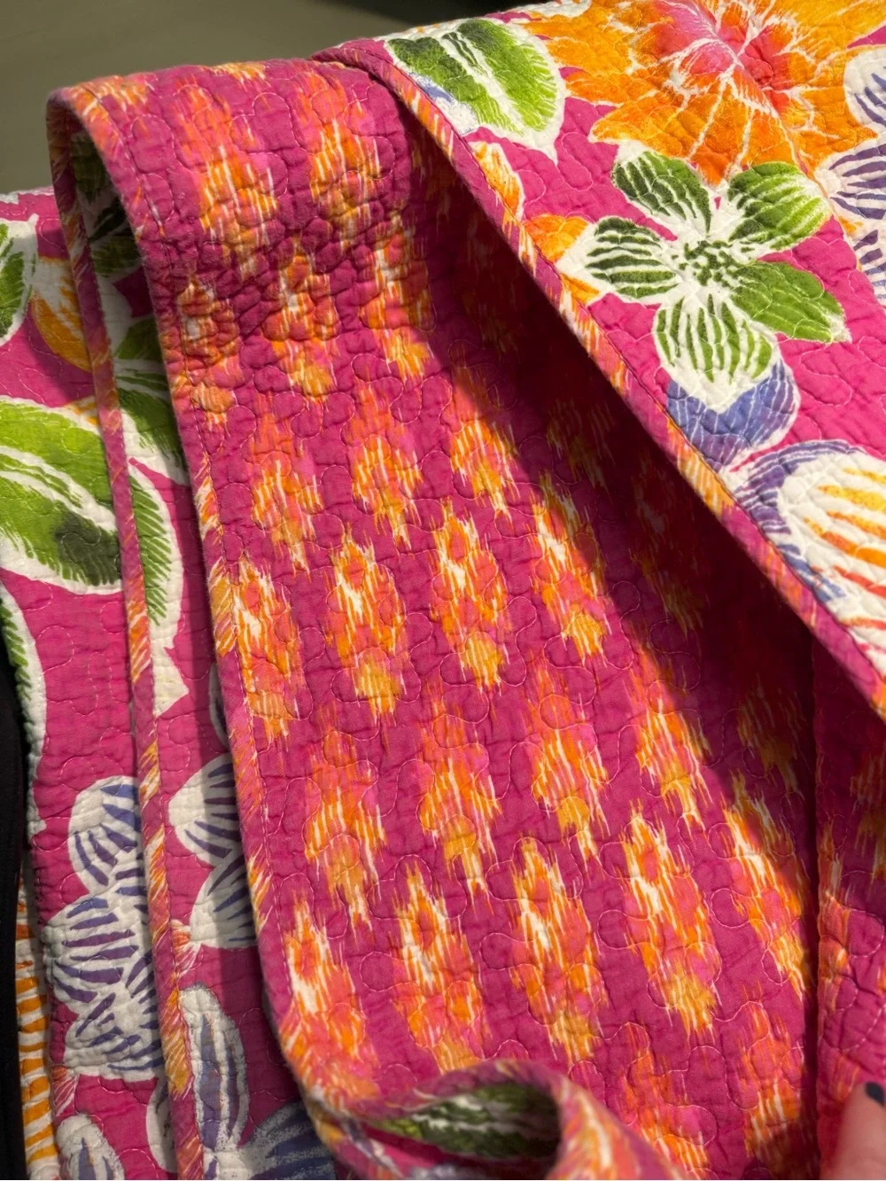 Cynthia Rowley Reversible Vibrant Floral Quilt Size Full